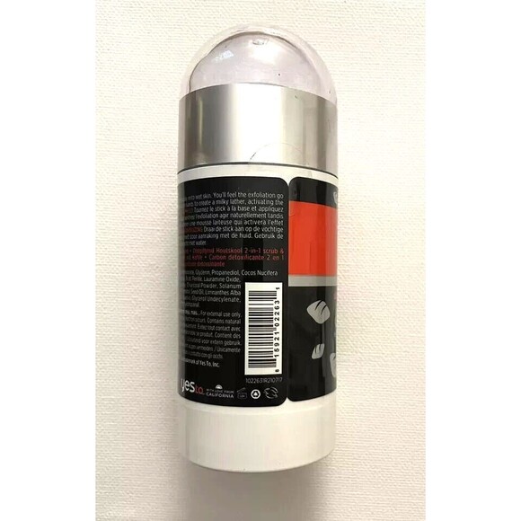 Yes To Tomatoes Clear Skin Detoxifying Charcoal 2-IN-1 Scrub and Cleanser Stick - Picture 2 of 6
